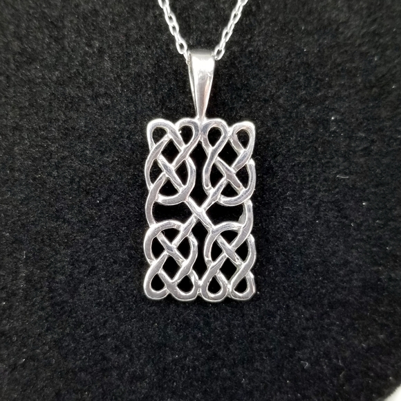 Sterling Silver Celtic Knot Pendant Necklace EUC - Picture 9 of 12